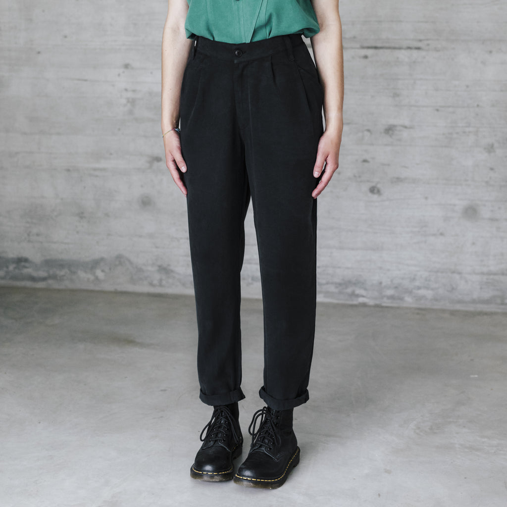 SASHA trousers in black lyocell - Where is Marlo